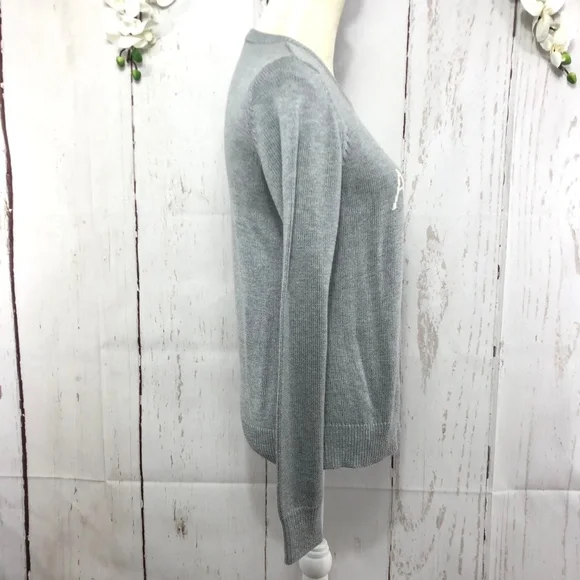 VICTORIA SECRET GRAY PULL OVER SIZE S/P/CH - Picture 3 of 8